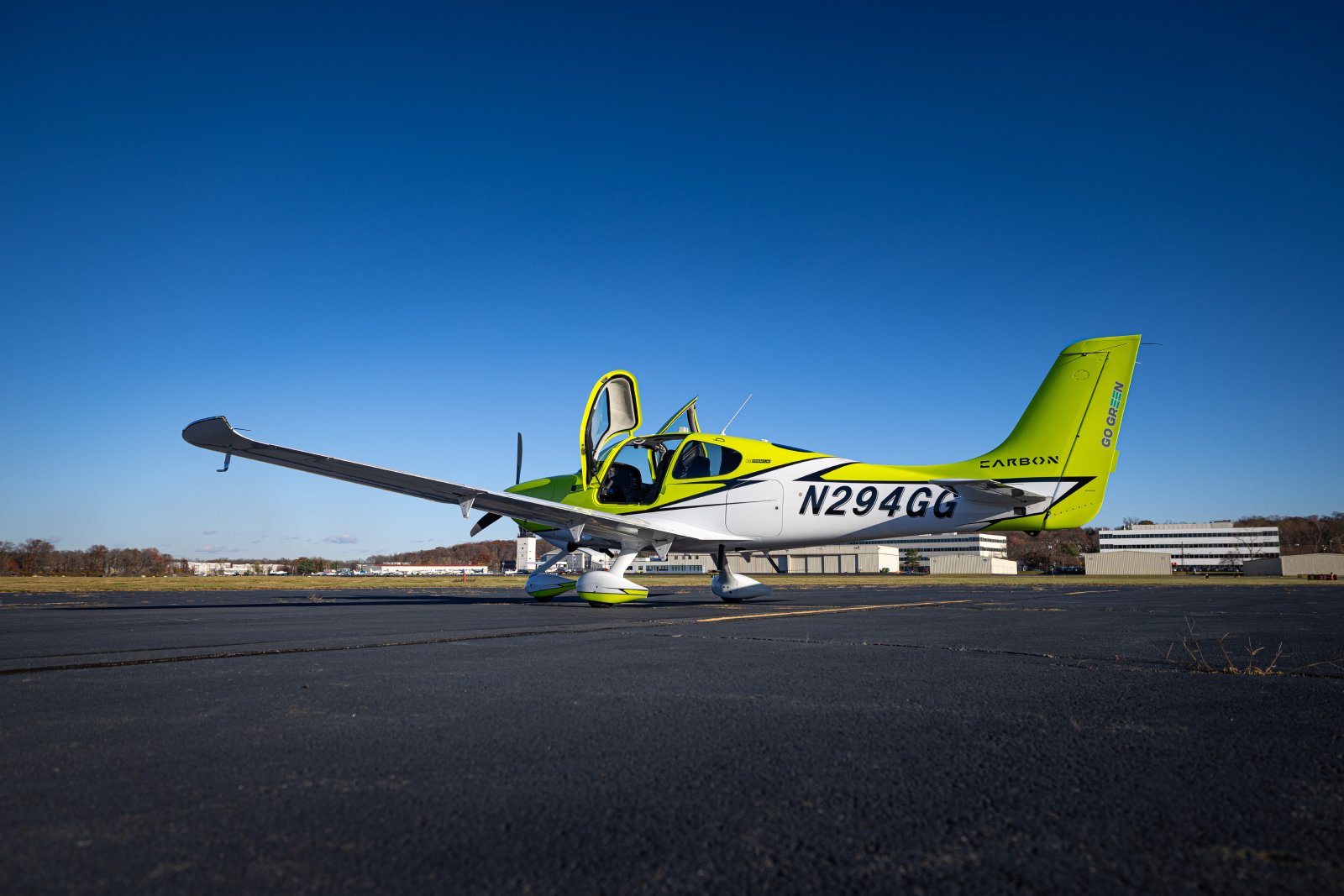Cirrus SR-series aircraft N294GG detail 013