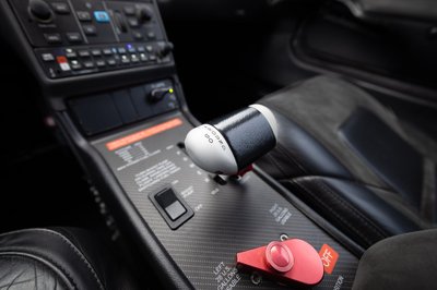 Lime green and white Cirrus SR-series aircraft detail, image N294GG-088.